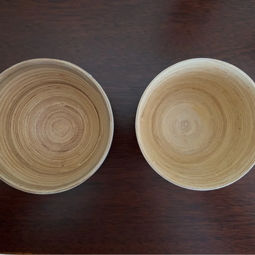 2 bowls never used. Can use for nuts, jewelry or anything. One white, one blue.